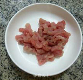 瘦肉丝绿豆芽炒年糕的做法步骤：3