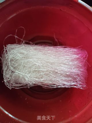 鸭血粉丝汤的做法步骤：1