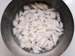 萝卜炖牛腩的做法步骤：2