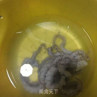 辣白菜炒长腿蛸的做法步骤：1