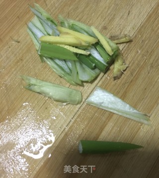 辣白菜炒长腿蛸的做法步骤：6