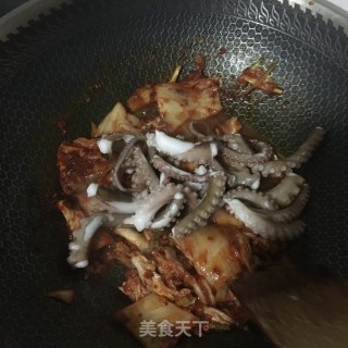 辣白菜炒长腿蛸的做法步骤：12