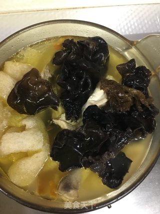 陈皮枸杞木耳竹荪鸡汤的做法步骤：6