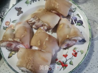 软烂的猪手炖粉条的做法步骤：3