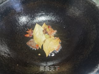 软烂的猪手炖粉条的做法步骤：5