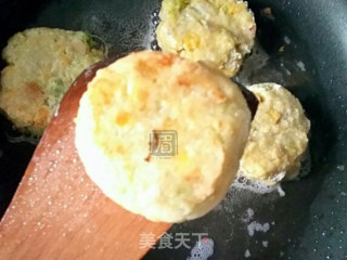 土豆杂菜饼的做法步骤：12