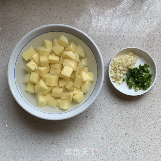 香辣孜然小土豆的做法步骤：1