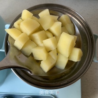 香辣孜然小土豆的做法步骤：2