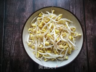 清炒黄豆芽的做法步骤：1