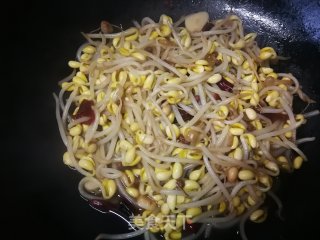 清炒黄豆芽的做法步骤：6