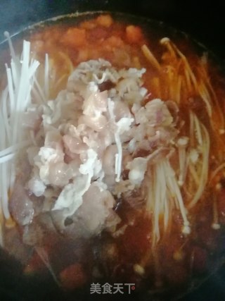 金针肥牛汤的做法步骤：8