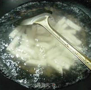 碎米芽菜肉末炒年糕的做法步骤：4