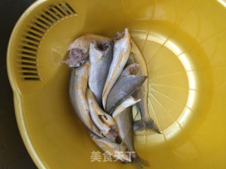 干煎小黄花的做法步骤：2