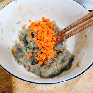 虾肉蛋卷的做法步骤：4