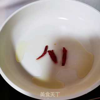 小炒猪肚青椒的做法步骤：2