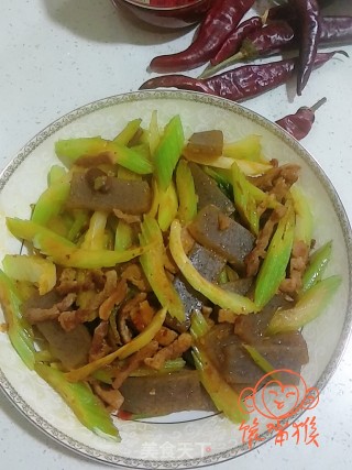 西芹魔芋的做法步骤：7
