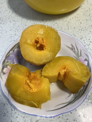 小猪豆沙包的做法步骤：1