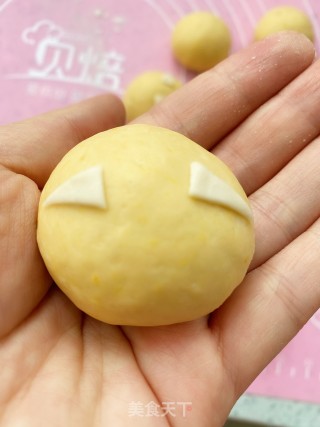 小猪豆沙包的做法步骤：12