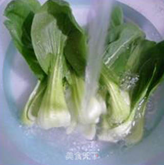 麻辣香肠青菜炒年糕的做法步骤：4