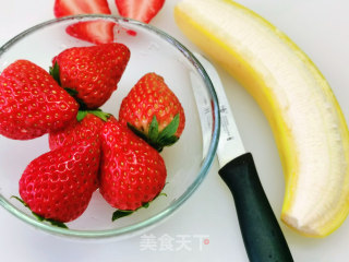 草莓小雪人的做法步骤：2