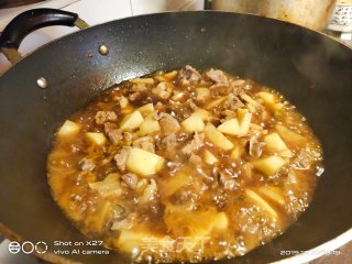土豆炖牛腩的做法步骤：9