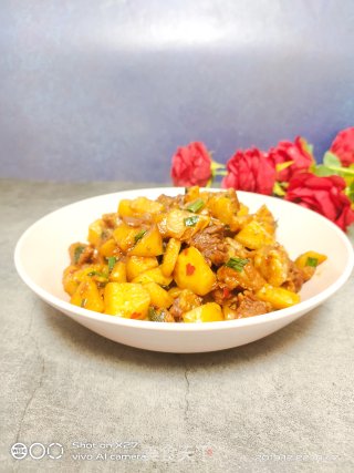 土豆炖牛腩的做法步骤：12