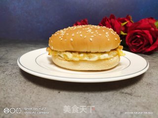 简单的鸡蛋汉堡的做法步骤：4