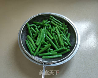 蒜蓉炒豆角的做法步骤：4