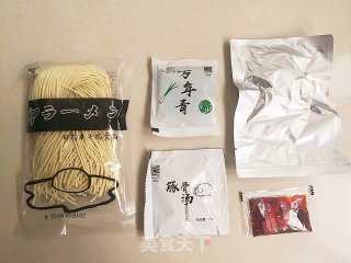 藤椒牛肉面的做法步骤：2