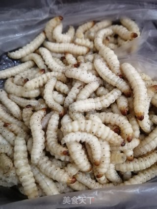 拔丝竹虫的做法步骤：1