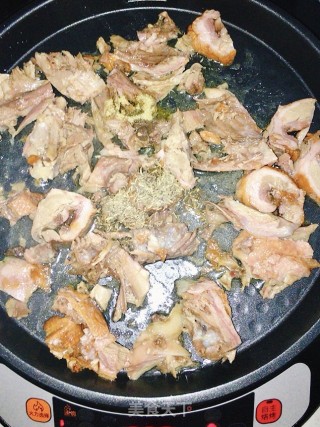 椒盐鸭架的做法步骤：4