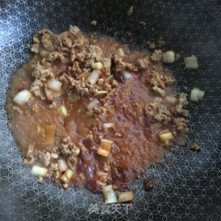 香辣肉末炒豆干的做法步骤：5