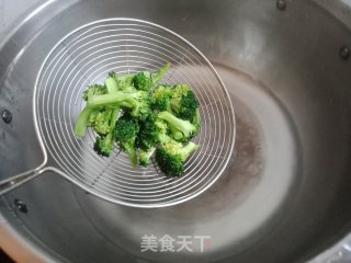 香菇炒豆泡的做法步骤：2