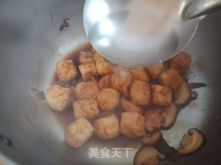 香菇炒豆泡的做法步骤：9
