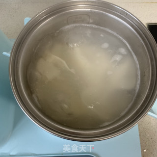 饺子皮油泼面的做法步骤：3