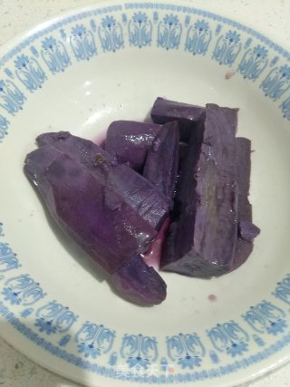 紫薯蛋糕卷的做法步骤：1
