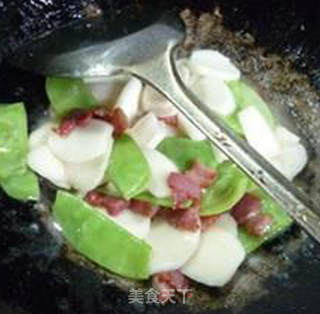 腊肉扁豆炒年糕的做法步骤：12