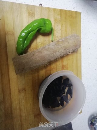 炒时蔬的做法步骤：1
