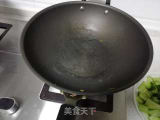 黄瓜炒鸡蛋的做法步骤：3