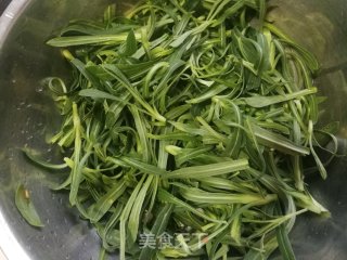 胡萝卜蒸面条菜的做法步骤：2