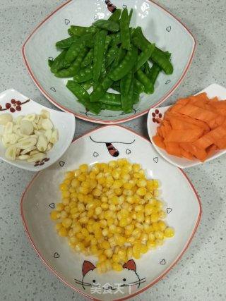 荷兰豆胡萝卜炒玉米粒的做法步骤：4