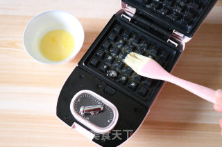 肉松华夫饼的做法步骤：8