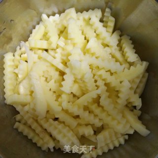 小炒琅琊土豆条的做法步骤：2