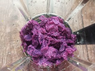 花样面食：紫薯玫瑰的做法步骤：1