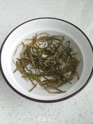 海带豆腐汤的做法步骤：2