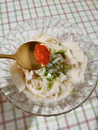 饺子皮版凉皮的做法步骤：7