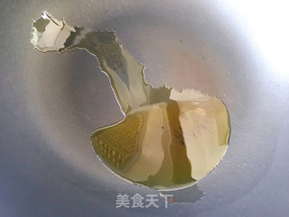 白玉菇炒鸡蛋的做法步骤：5