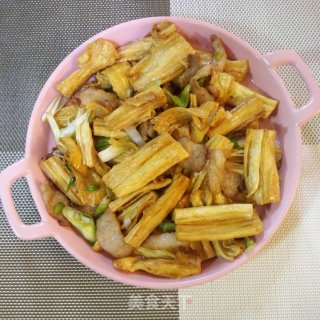 五花肉炒腐竹的做法步骤：9
