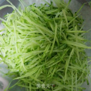 萝卜炒虾的做法步骤：1