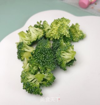 西兰花红薯泥的做法步骤：2